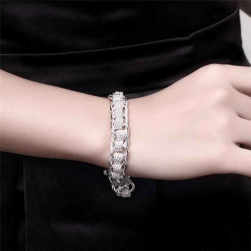 high-quality bracelets for women-Circle Charm Bracelets Jewelry for Women Lady Bracelet