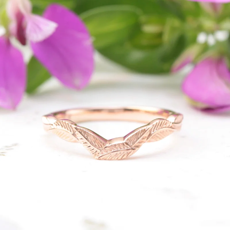 trendy rings for women-Curved leaf wedding ring