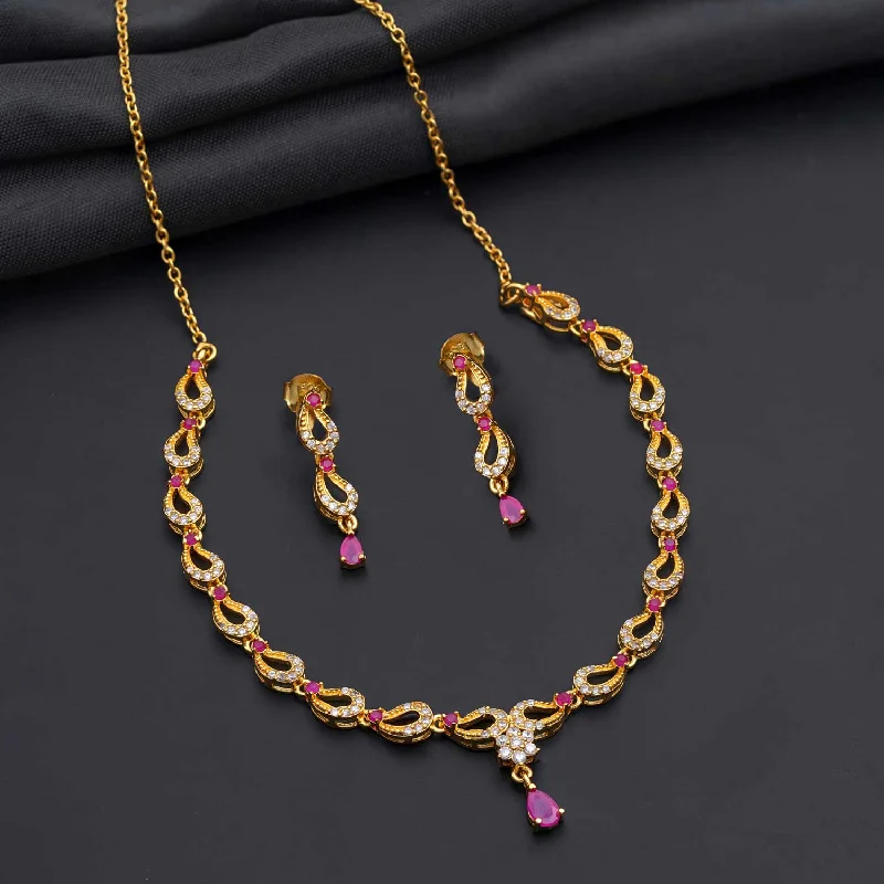 trendy layered necklaces for women-Gleaming 92.5 Silver Gold Polish Necklace with Earrings