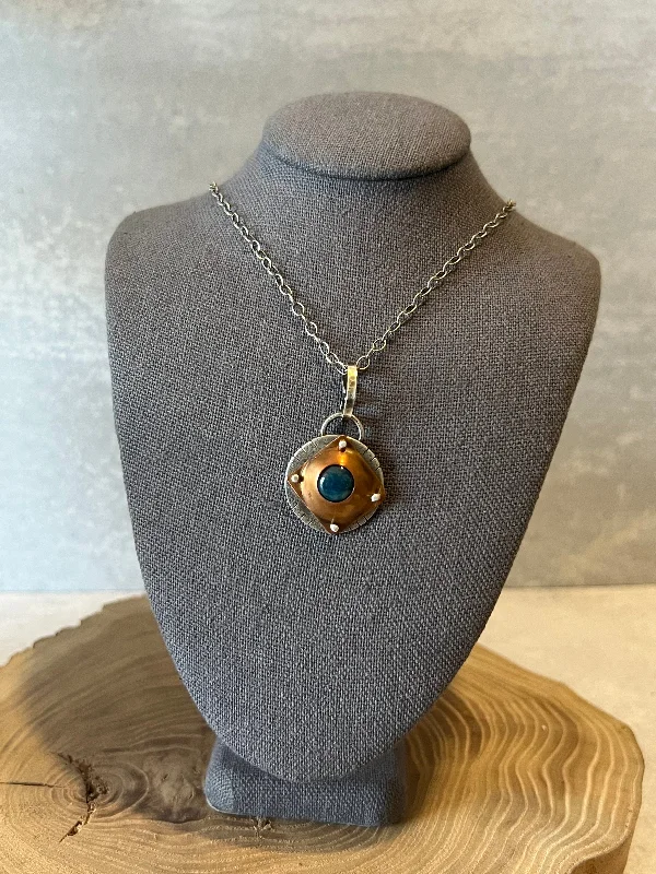 vintage-style necklaces for women-Apatite on diamond shaped copper