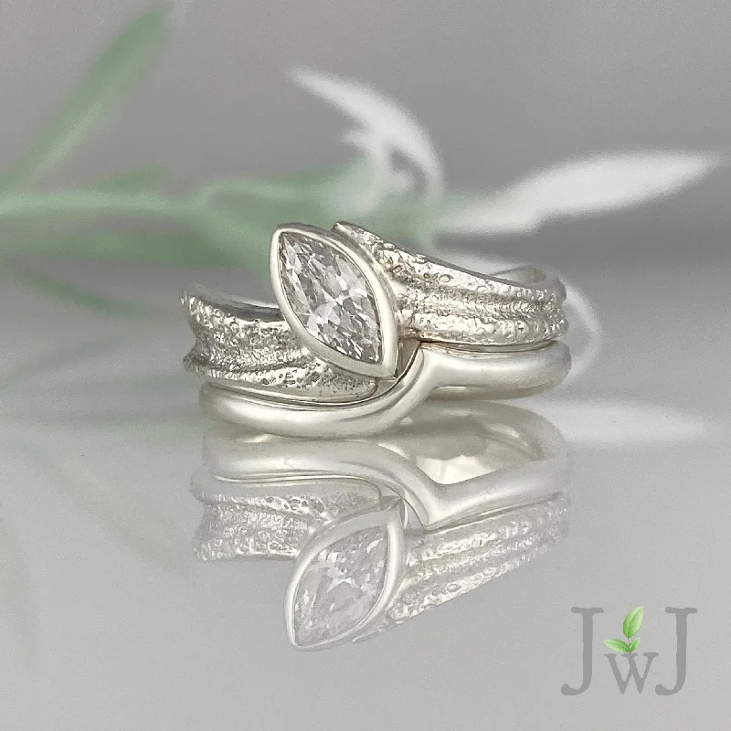 vintage rings for women-Melite Wedding Band Set